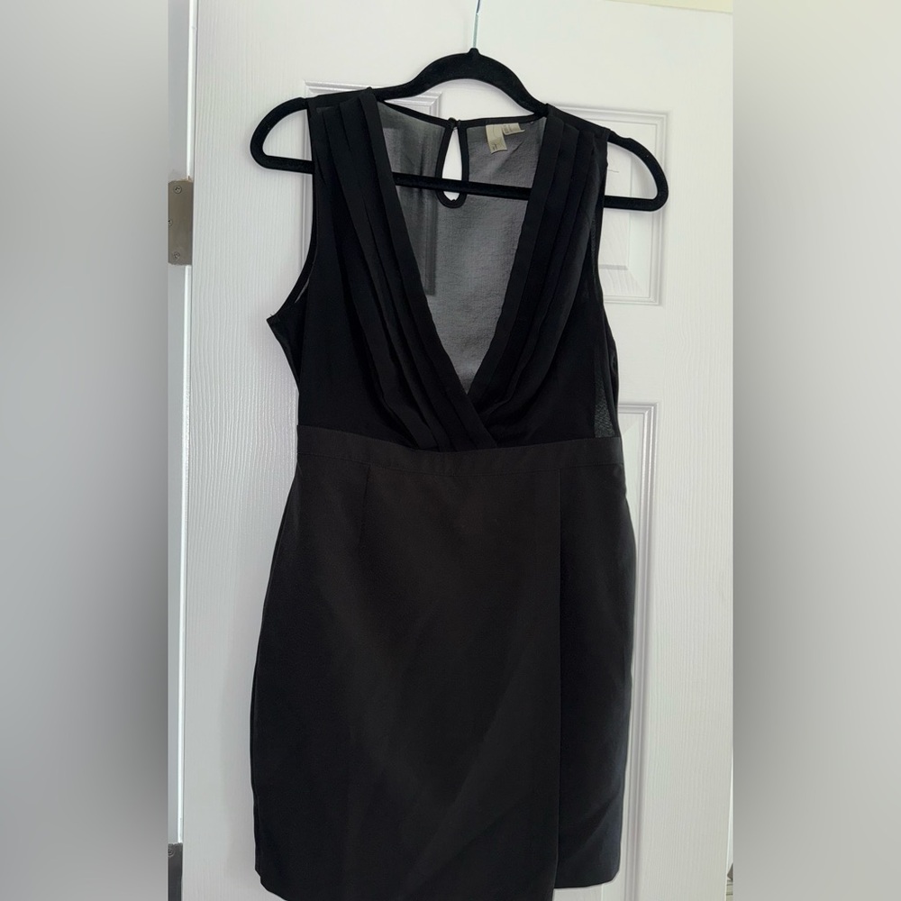 Elegant Black Sleeveless Dress